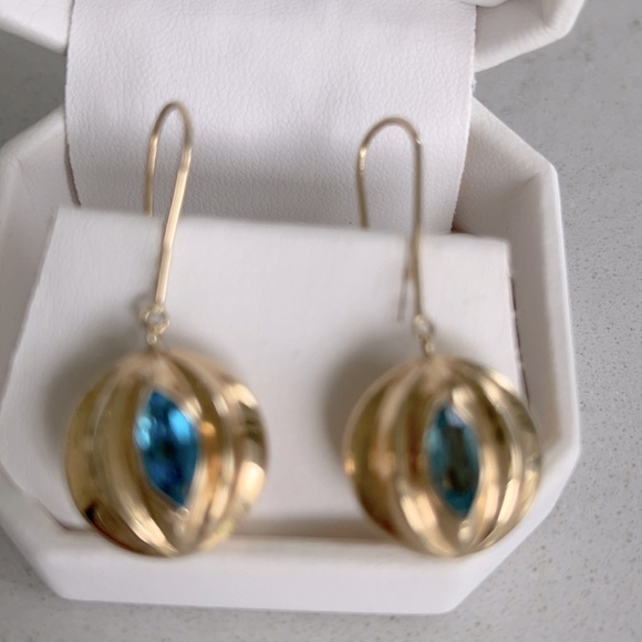 14kt gold dangle earrings